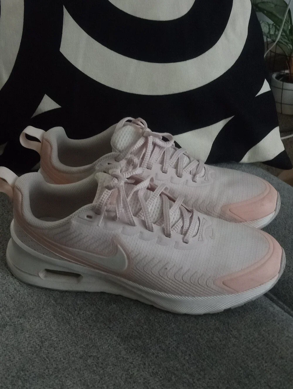 Nike Women’s Pale Pink Athletic Sneakers